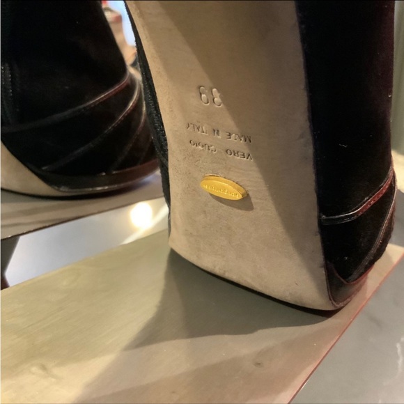 TAKE ADDITIONAL 50% OFF NOW 
Sergio Rossi Suede and Leather Ankle Booties 39 - Picture 3 of 7